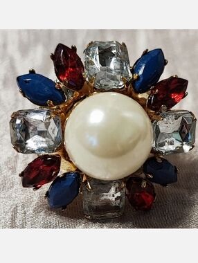 SCAASI CN Clear Rhinestone Red Blue Gold Tone Large Faux Pearl Cocktail Ring 9